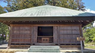 素朴なお堂です