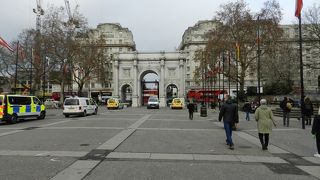 ハイドパークの北東門