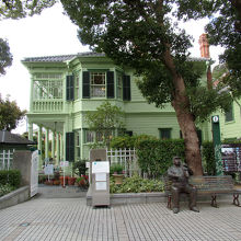 そして「萌黄の館(旧シャープ住宅)」です