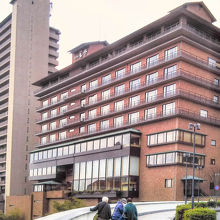 若水ホテル　角にあります。