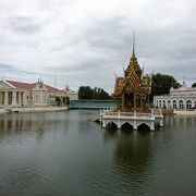 広い庭園が美しい