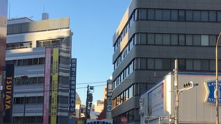 細い道の商店街