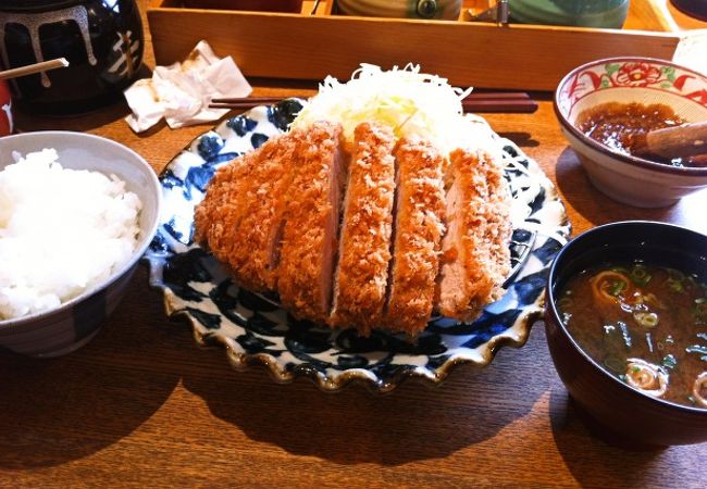 ボリュームたっぷりカツ膳
