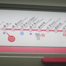 ホーム上に掲示されている路線図の一例（解顔駅にて）