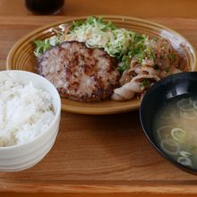 ハンバーグのセット