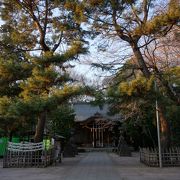 豊島氏が石神井城を築城する際に場内に創建された神社