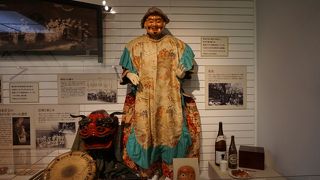 練馬大根の大きな桶や地元に伝わるお祭りの装束類