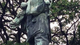 明治天皇ゆかりの銅像