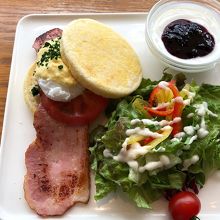 モーニングプレートBセット 926円