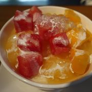 台北で豆花を食べるならフルーツ一杯の「騒豆花」