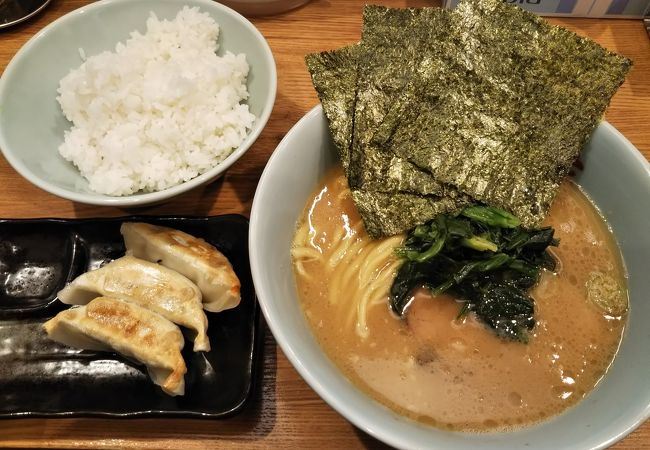 天満の家系ラーメン店