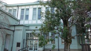 100年近く前の建築物です