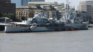 テムズ川に浮かぶ