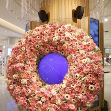 エントランスにある「ハナドケイ」