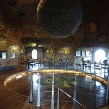 塔の一番上は、カフェになっていて、窓から町を眺望できます。