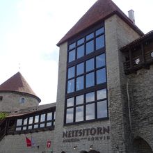 入口は、ここから