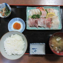刺身定食860円