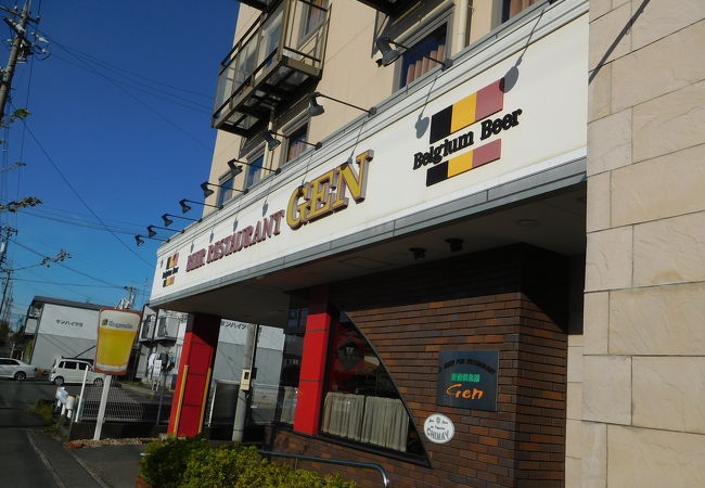 ベルギーのパブをイメージしたホテル1階のレストラン