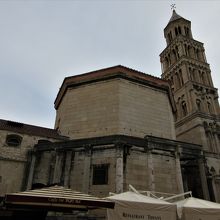 鐘楼と大聖堂