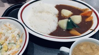 八重地下のカレー屋さん