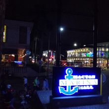 真正面にある、Island Central  Mactan