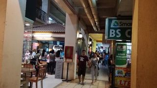 夜半にはタクシーが拾いにくくなってます。