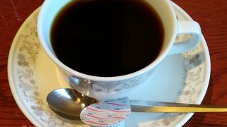 ホテルのレストランの様な洋食店