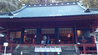 入母屋造りの拝殿