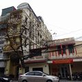 ハノイの旧市街の入口にあるホテルです