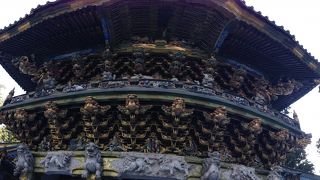 1つ1つが見ごとな聖賢の彫刻