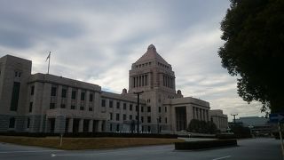 国の中枢機関、一度は行くべき