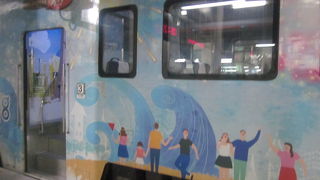 東大邱→慶州にて、変わった塗装の列車を利用しました