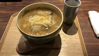 お店に入ると出汁の香りが…