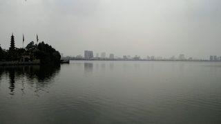 タイ湖が泣いている