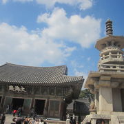 仏国寺の”本堂”的な位置付けの建造物です