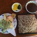 海辺にあるが山茶屋