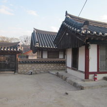 現存するのは17世紀頃の建物とのことでした。