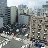 窓からは錦通が見えました