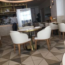 店内。まだ空いていました。