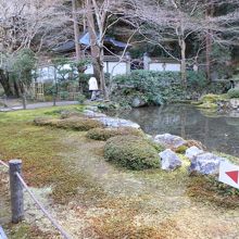 作庭は夢窓国師といわれています。