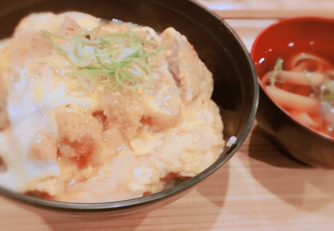 とんでもなくお得なカツ丼　500円