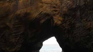 上からも、下からも