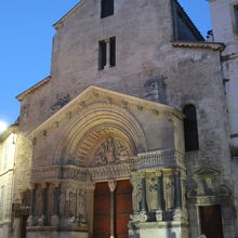 サン・トロフィーム教会