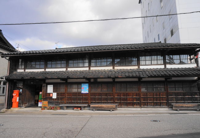 鶴来横町うらら館