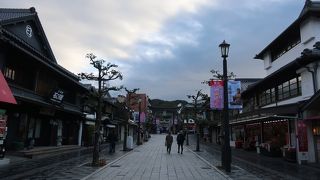 朝一番がオススメ、太宰府天満宮の参道 ♪