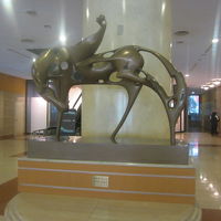 ロビーの彫刻の一例