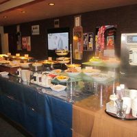 朝食バイキングの様子