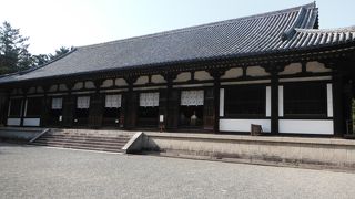 金堂と同じサイズの建物