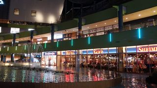 轟音が鳴り響きます