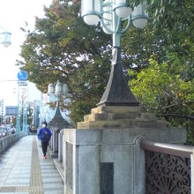 音無橋を飛鳥山側から見ています。歴史的にも価値のある橋です。